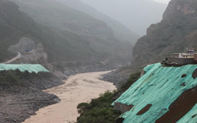白鹤滩水电站地下厂房开挖爆破振动监测_水利水电