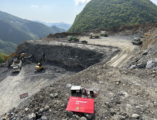 重庆巫山县笃坪村采石场矿山爆破振动监测_轨道交通