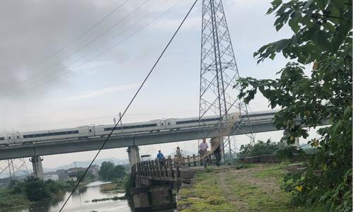 萧甬铁路线路基振动监测_露天爆破